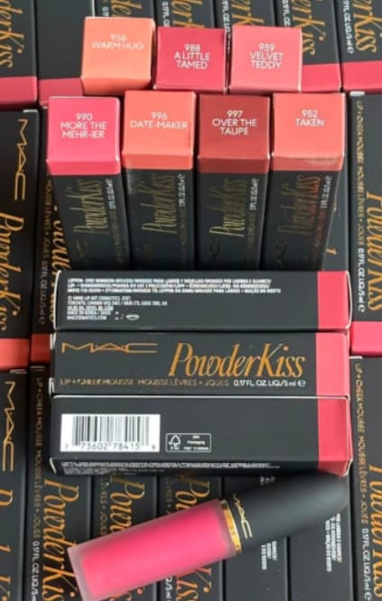M.A.C LIPGLOSS