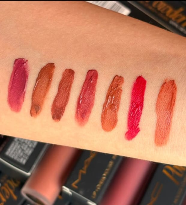 M.A.C LIPGLOSS